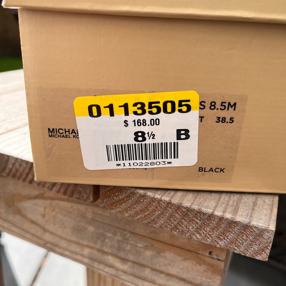 Michael Kors Caroline mid height pump size 8.5 - Picture 5 of 7